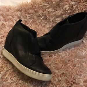 Wedge sneakers